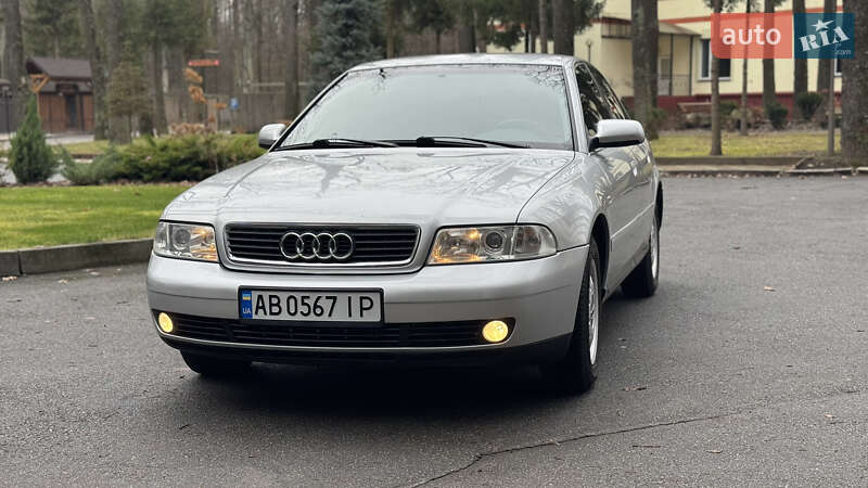 Седан Audi A4 2000 в Виннице