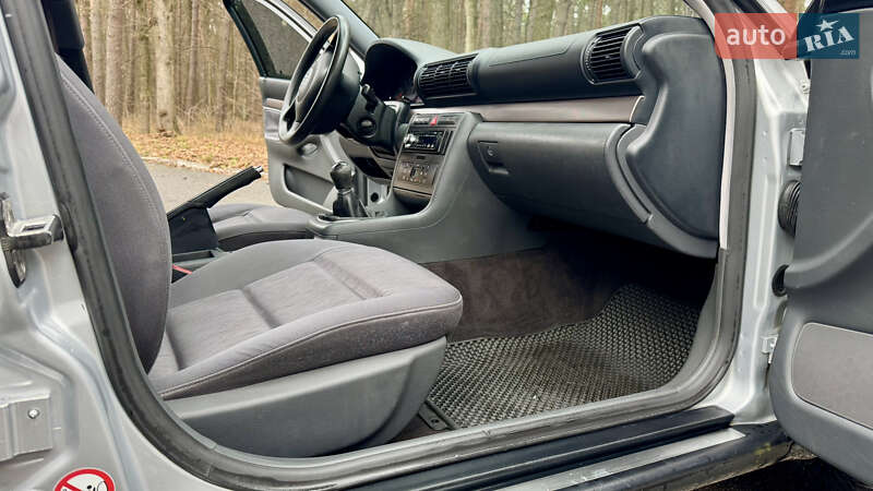 Седан Audi A4 2000 в Виннице