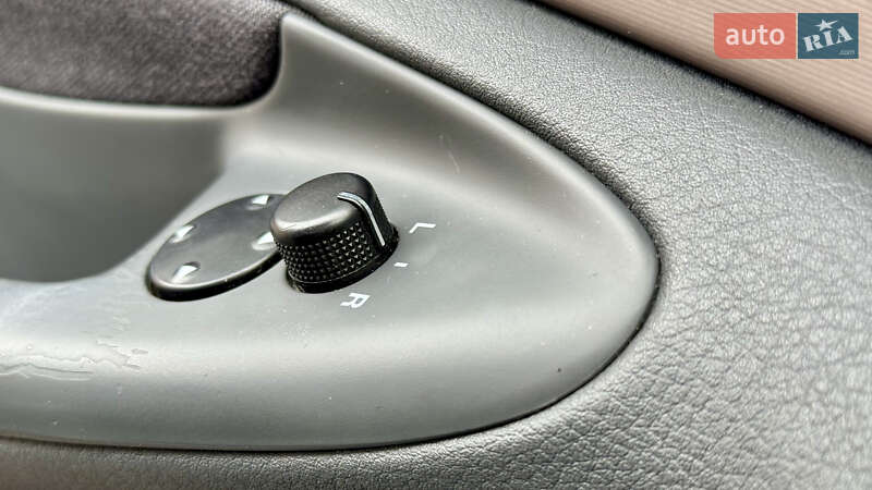 Седан Audi A4 2000 в Виннице