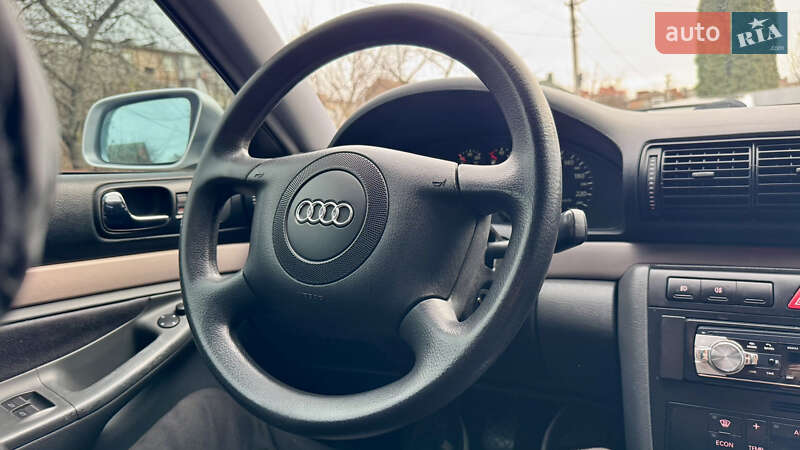 Седан Audi A4 2000 в Виннице