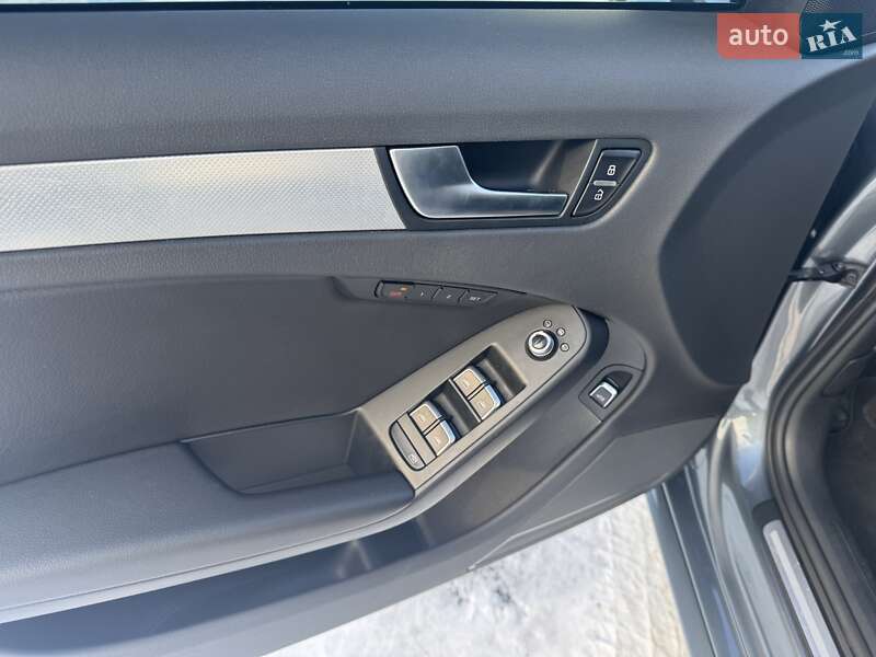 Седан Audi A4 2015 в Луцке