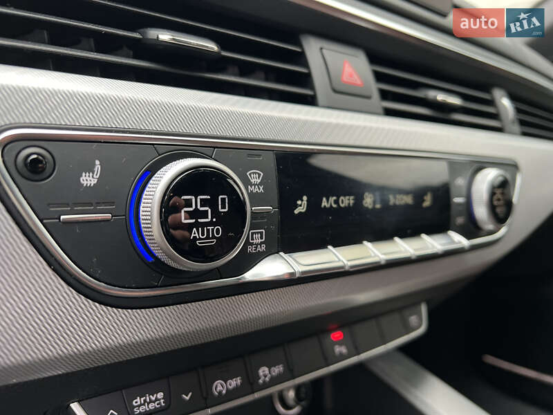 Седан Audi A4 2018 в Ивано-Франковске