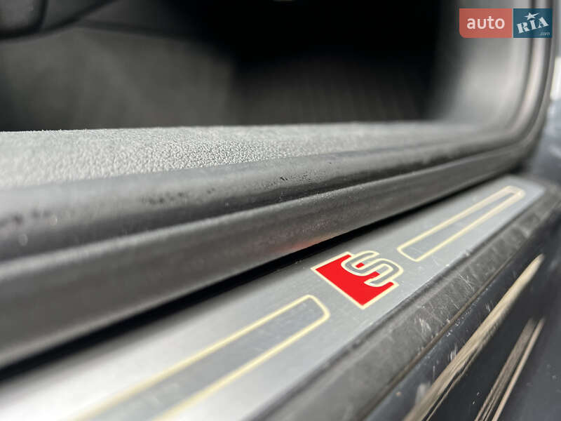 Седан Audi A4 2018 в Ивано-Франковске