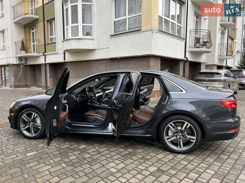 Седан Audi A4 2018 в Ивано-Франковске