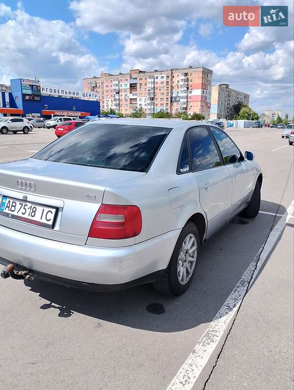 Седан Audi A4 1998 в Малой Виске