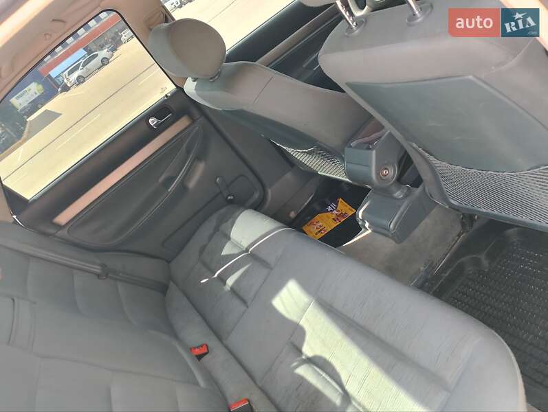 Седан Audi A4 1998 в Малой Виске