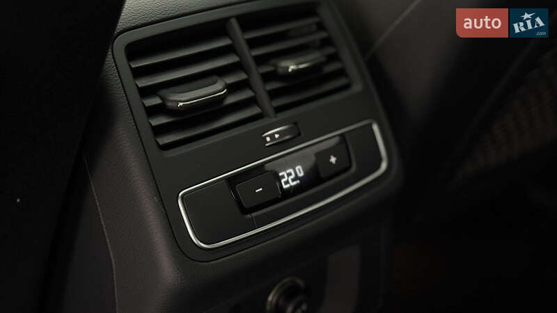 Седан Audi A4 2015 в Киеве