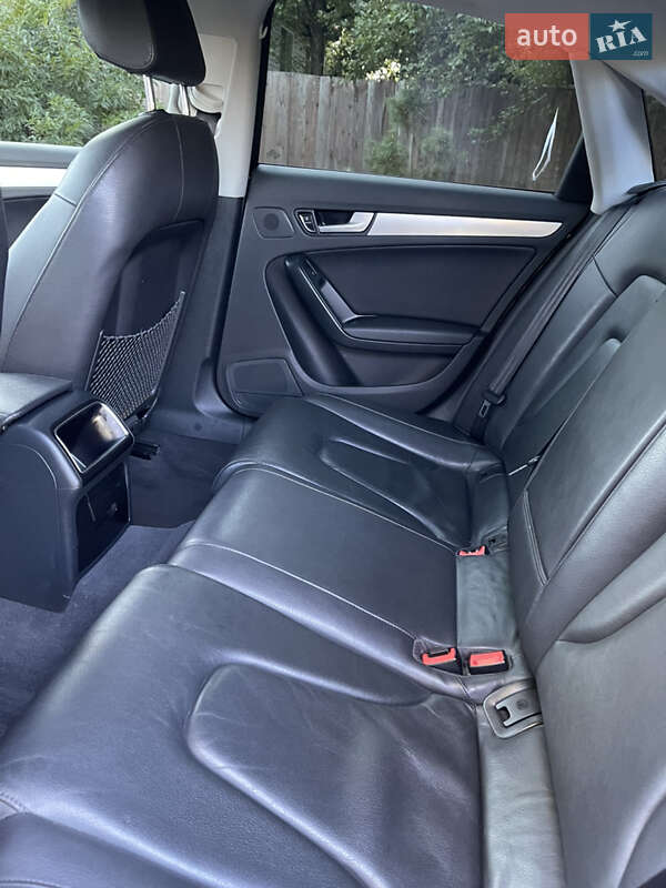 Седан Audi A4 2011 в Конотопе