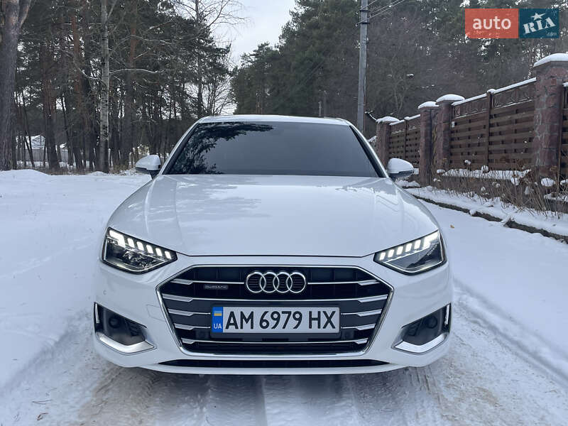 Седан Audi A4 2022 в Житомире
