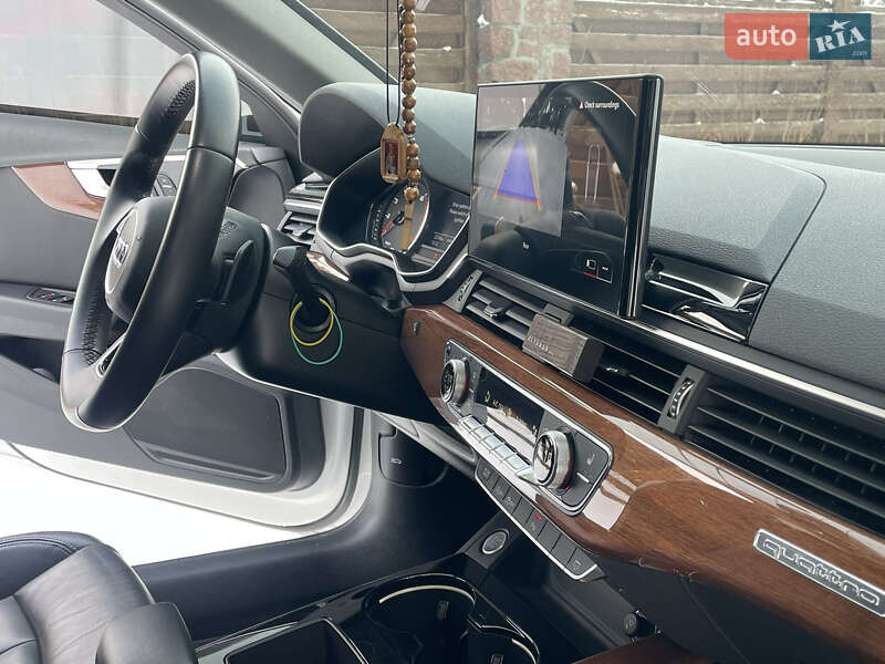 Седан Audi A4 2022 в Житомире