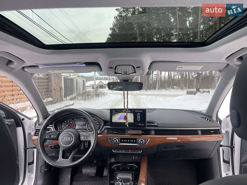 Седан Audi A4 2022 в Житомире