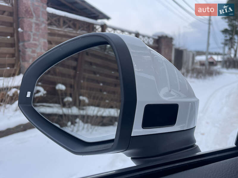 Седан Audi A4 2022 в Житомире