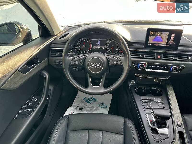 Седан Audi A4 2018 в Львове
