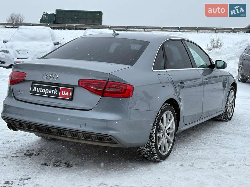 Седан Audi A4 2015 в Львове