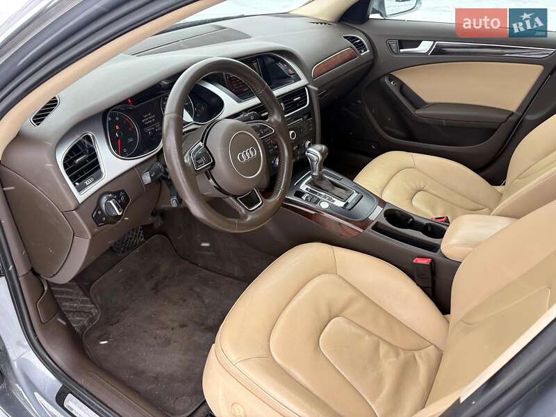 Седан Audi A4 2015 в Львове