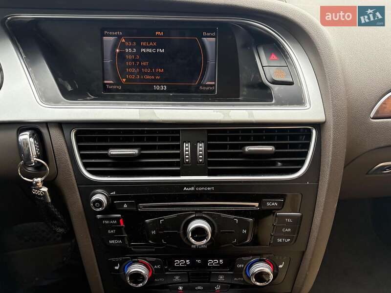 Седан Audi A4 2015 в Львове