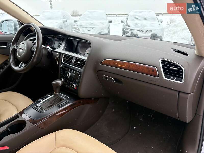 Седан Audi A4 2015 в Львове