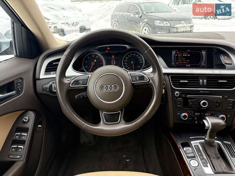 Седан Audi A4 2015 в Львове