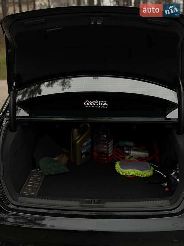 Седан Audi A4 2013 в Житомире
