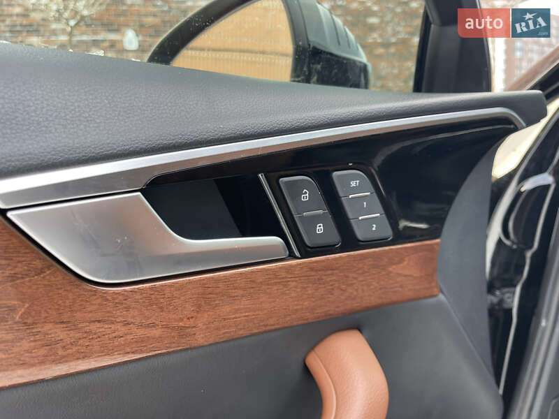 Седан Audi A4 2020 в Киеве