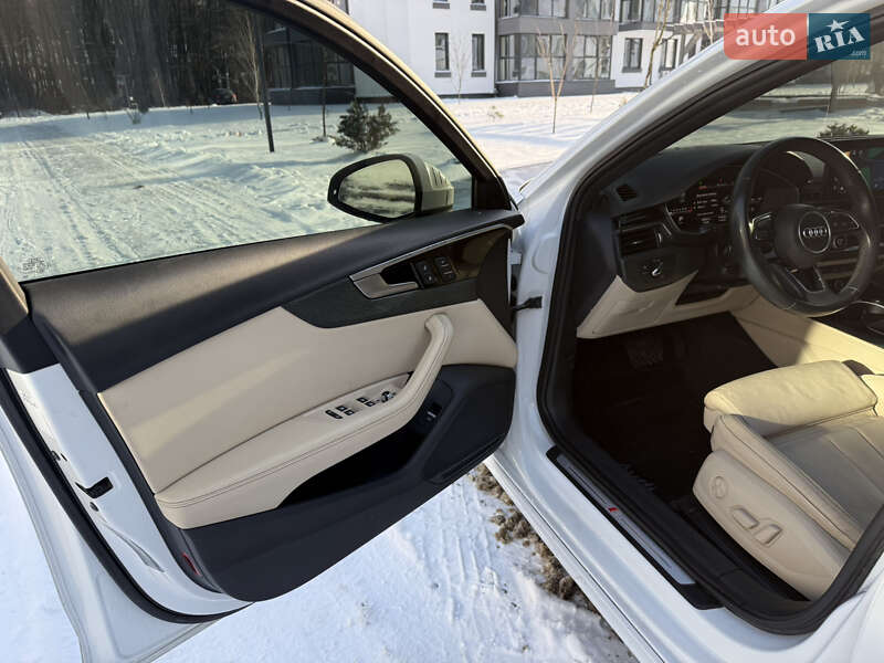 Седан Audi A4 2022 в Киеве