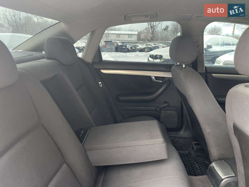 Седан Audi A4 2001 в Киеве