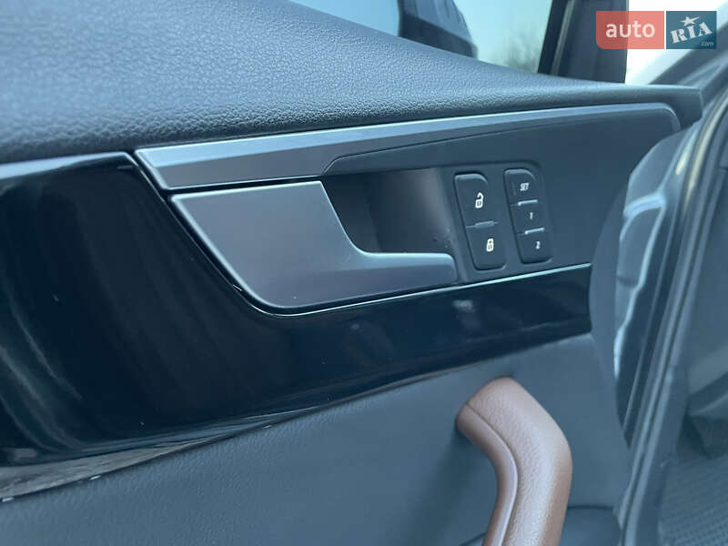 Седан Audi A4 2016 в Киеве