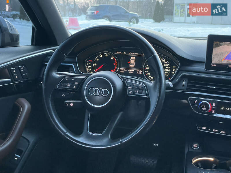 Седан Audi A4 2016 в Киеве