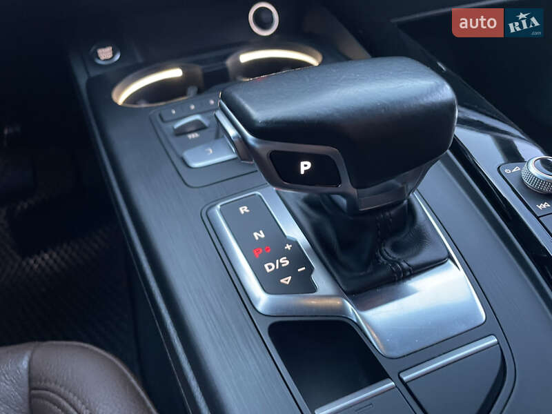 Седан Audi A4 2016 в Киеве