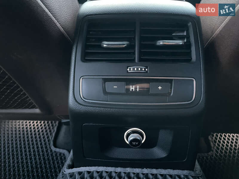 Седан Audi A4 2016 в Киеве