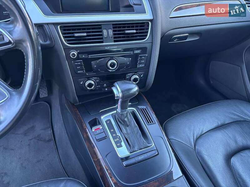 Седан Audi A4 2015 в Винниках