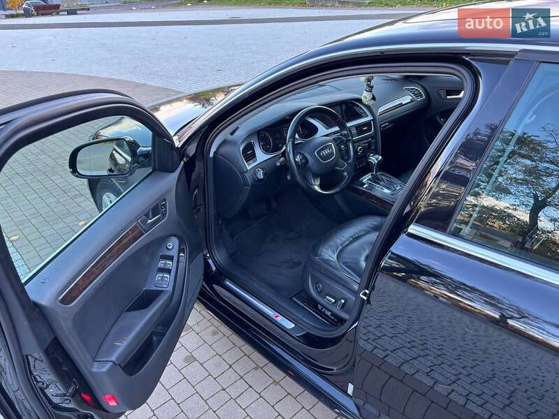 Седан Audi A4 2015 в Винниках