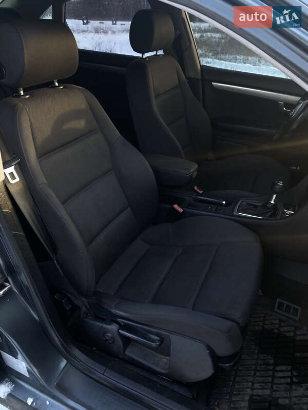 Седан Audi A4 2001 в Ахтырке