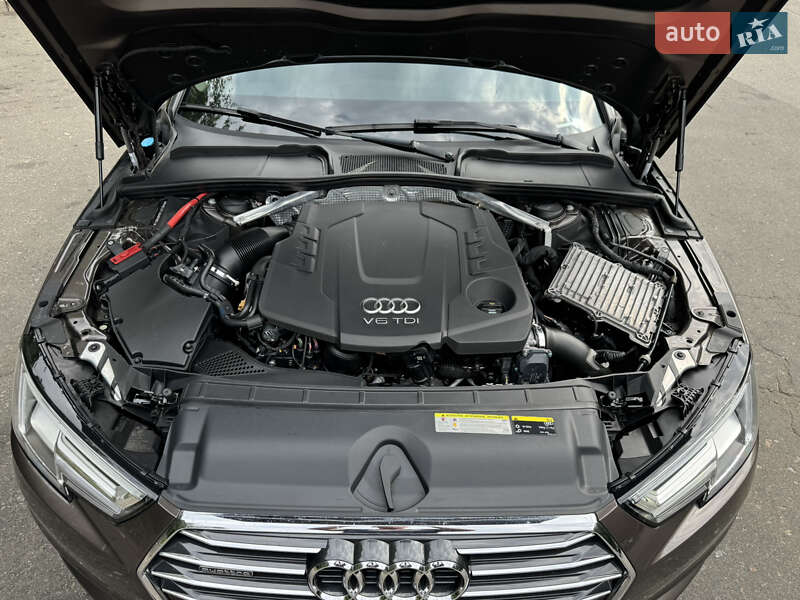 Седан Audi A4 2016 в Киеве