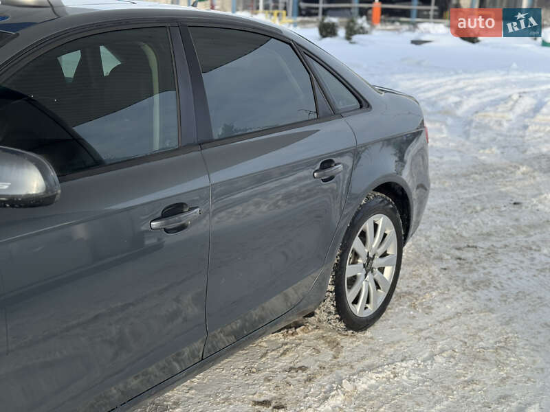Седан Audi A4 2013 в Хмельницком