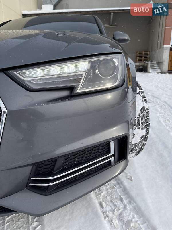 Седан Audi A4 2016 в Львові