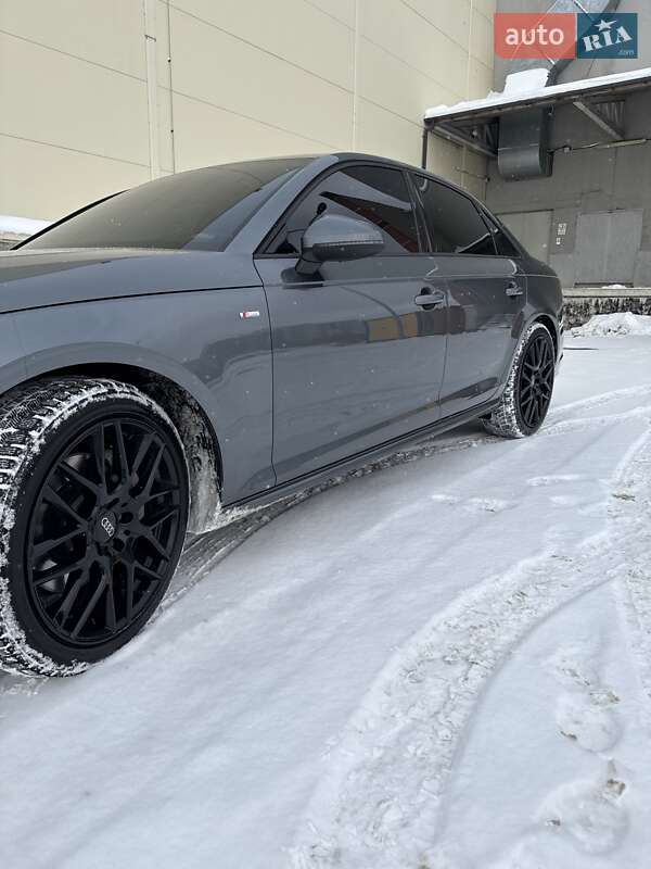 Седан Audi A4 2016 в Львові