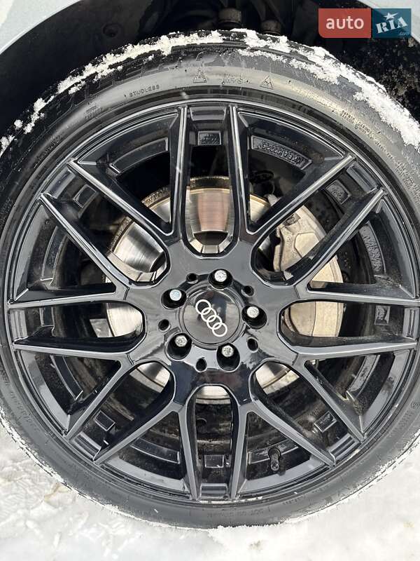 Седан Audi A4 2016 в Львові
