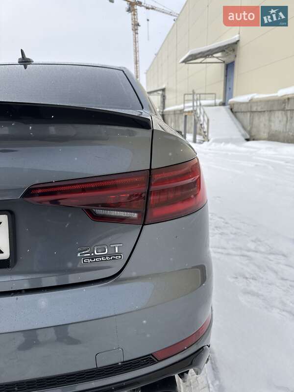 Седан Audi A4 2016 в Львові