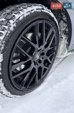 Седан Audi A4 2016 в Львові
