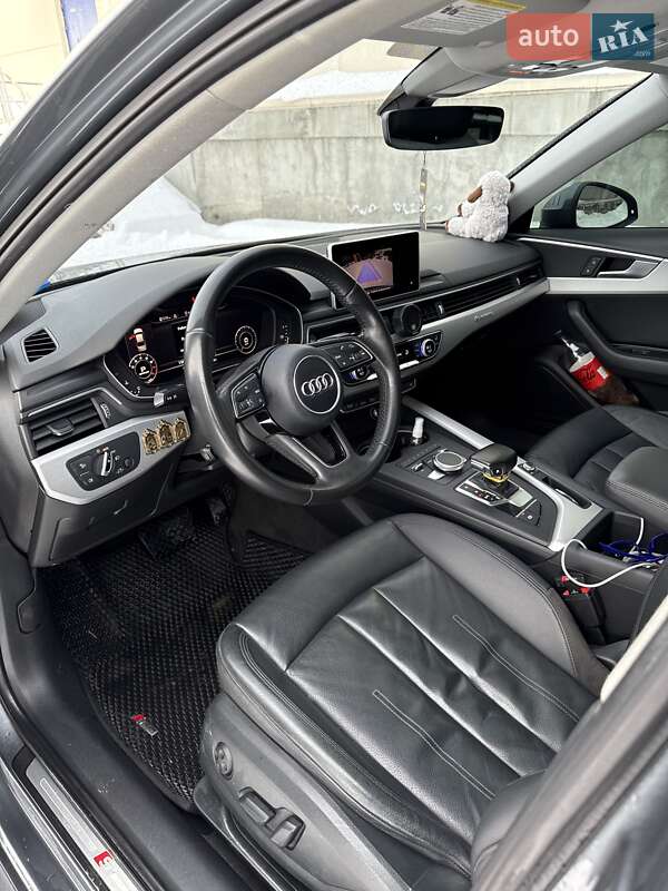Седан Audi A4 2016 в Львові