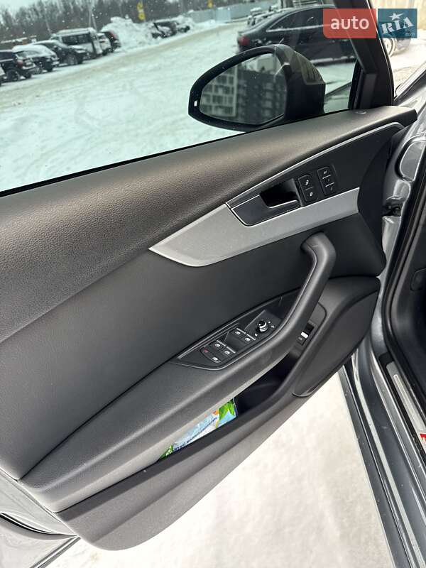 Седан Audi A4 2016 в Львові