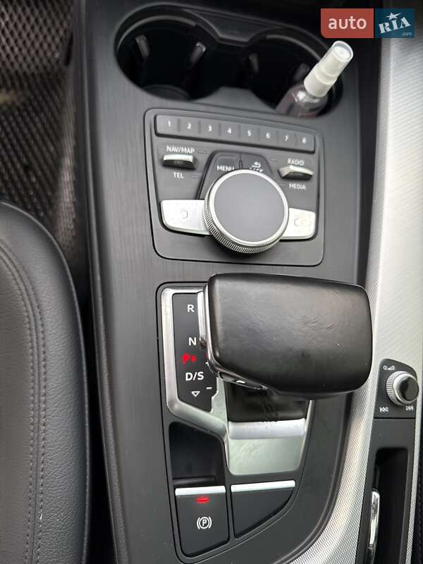 Седан Audi A4 2016 в Львові