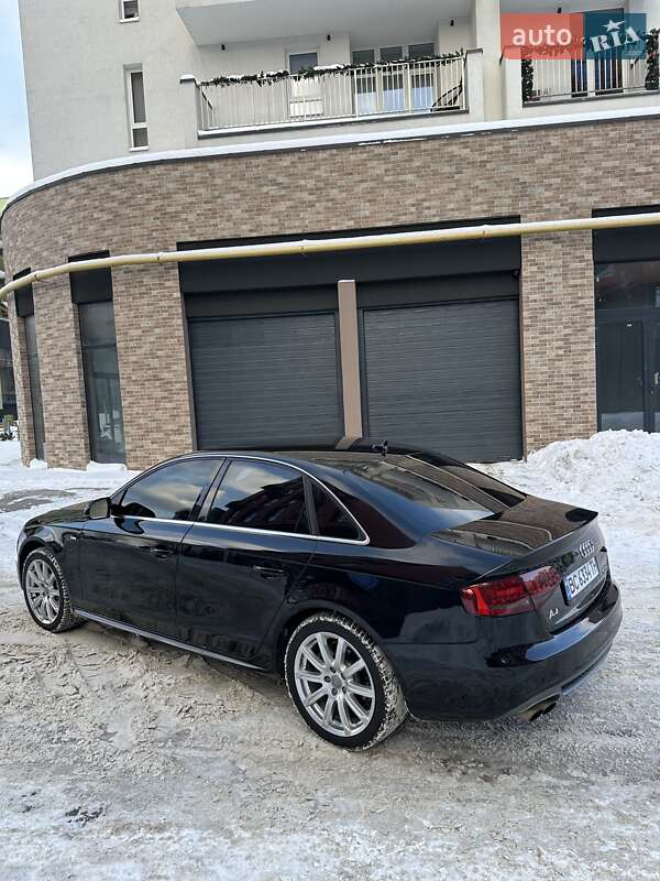 Седан Audi A4 2012 в Львове