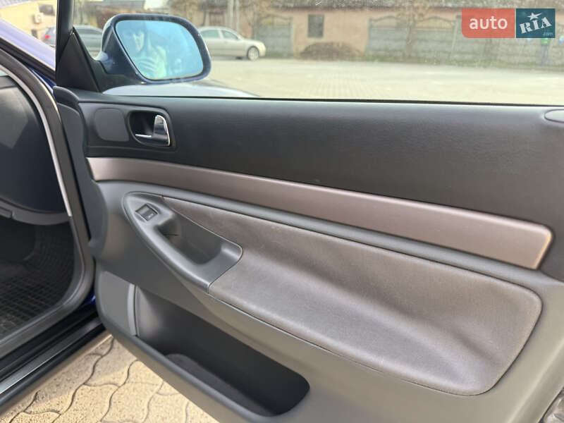 Седан Audi A4 2000 в Львове