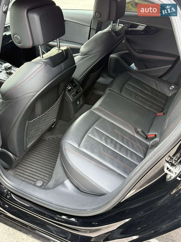 Седан Audi A4 2018 в Днепре