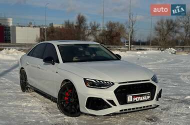 Седан Audi A4 2022 в Киеве