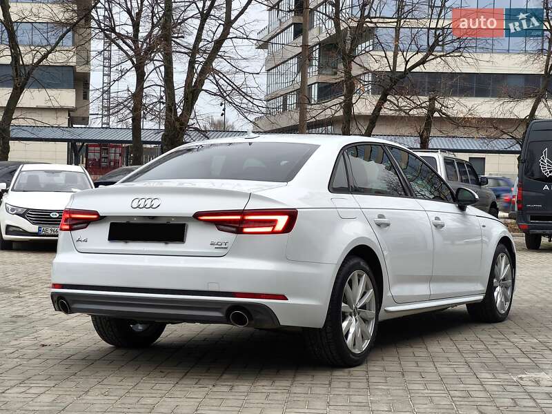 Седан Audi A4 2018 в Днепре