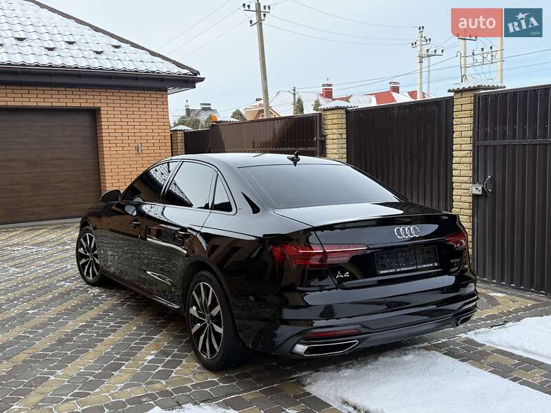 Седан Audi A4 2023 в Виннице