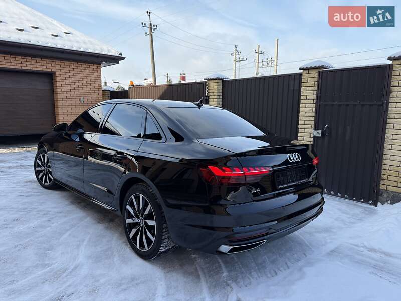 Седан Audi A4 2023 в Виннице